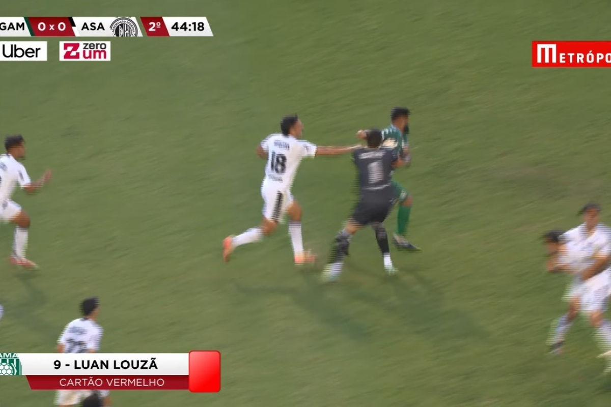 Ex-atacante do Palmeiras é expulso e gera confusão em jogo contra o Gama